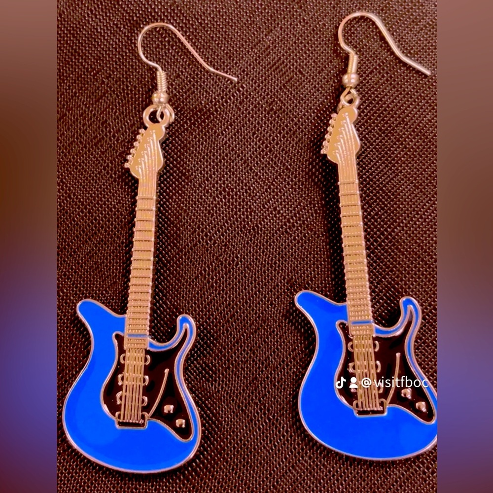 ❌SOLD❌New Guitar earrings🎸
